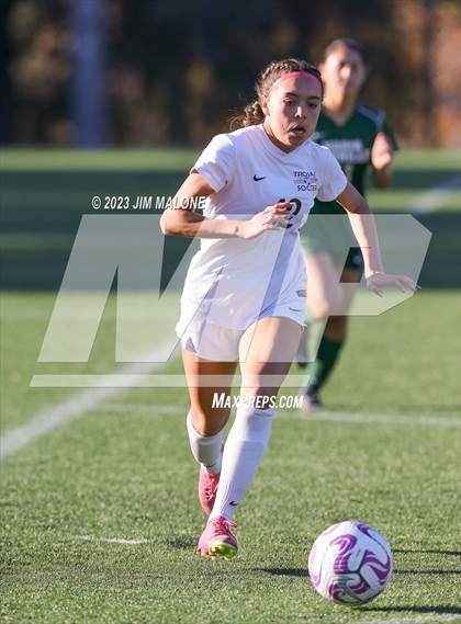 Thumbnail 1 in Lincoln vs. Maria Carrillo photogallery.