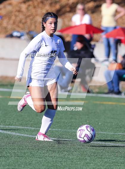 Thumbnail 2 in Lincoln vs. Maria Carrillo photogallery.