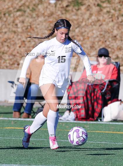 Thumbnail 2 in Lincoln vs. Maria Carrillo photogallery.