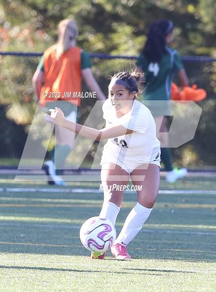 Thumbnail 3 in Lincoln vs. Maria Carrillo photogallery.