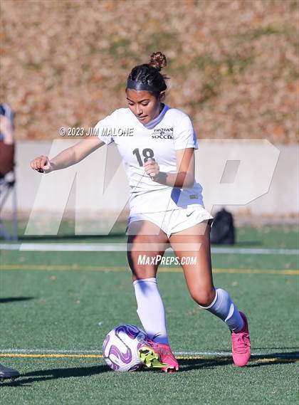 Thumbnail 1 in Lincoln vs. Maria Carrillo photogallery.