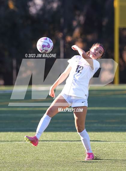 Thumbnail 3 in Lincoln vs. Maria Carrillo photogallery.