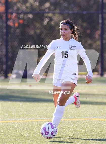 Thumbnail 1 in Lincoln vs. Maria Carrillo photogallery.