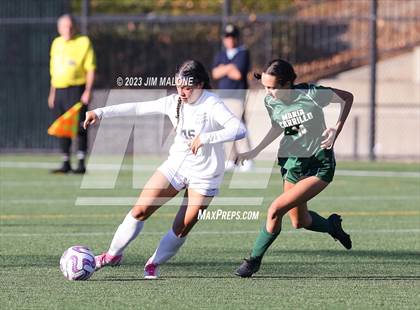 Thumbnail 2 in Lincoln vs. Maria Carrillo photogallery.