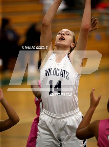 Thumbnail 3 in St. Mary's vs. Wilsonville photogallery.