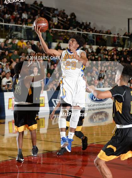 Thumbnail 2 in Bishop Amat vs. Notre Dame (CIF-SS D3A Finals) photogallery.