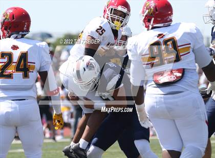 Thumbnail 2 in PSFCA Big 33 Football Classic photogallery.