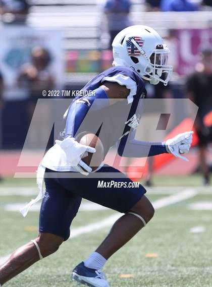 Thumbnail 3 in PSFCA Big 33 Football Classic photogallery.