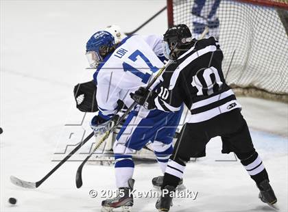 Thumbnail 3 in Xavier vs. Darien (CIAC D1 Semiinal) photogallery.