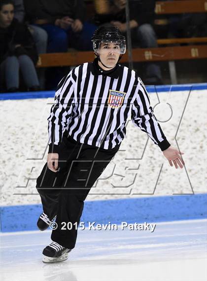 Thumbnail 3 in Xavier vs. Darien (CIAC D1 Semiinal) photogallery.