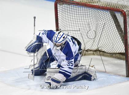 Thumbnail 2 in Xavier vs. Darien (CIAC D1 Semiinal) photogallery.