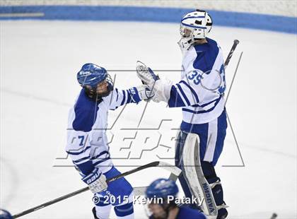 Thumbnail 3 in Xavier vs. Darien (CIAC D1 Semiinal) photogallery.