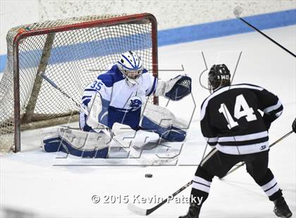 Thumbnail 2 in Xavier vs. Darien (CIAC D1 Semiinal) photogallery.