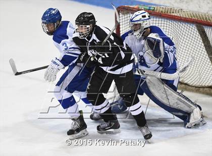 Thumbnail 2 in Xavier vs. Darien (CIAC D1 Semiinal) photogallery.