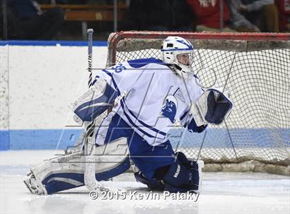 Thumbnail 3 in Xavier vs. Darien (CIAC D1 Semiinal) photogallery.