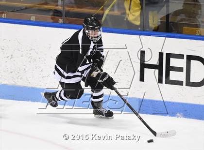 Thumbnail 3 in Xavier vs. Darien (CIAC D1 Semiinal) photogallery.