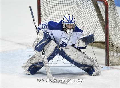 Thumbnail 3 in Xavier vs. Darien (CIAC D1 Semiinal) photogallery.