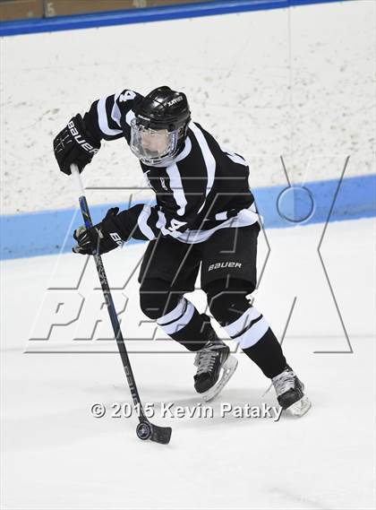 Thumbnail 3 in Xavier vs. Darien (CIAC D1 Semiinal) photogallery.