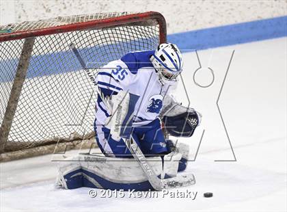 Thumbnail 3 in Xavier vs. Darien (CIAC D1 Semiinal) photogallery.