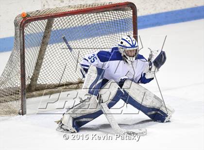 Thumbnail 3 in Xavier vs. Darien (CIAC D1 Semiinal) photogallery.