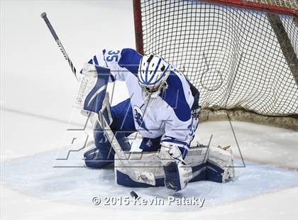 Thumbnail 2 in Xavier vs. Darien (CIAC D1 Semiinal) photogallery.