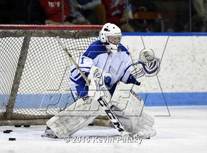 Thumbnail 3 in Xavier vs. Darien (CIAC D1 Semiinal) photogallery.