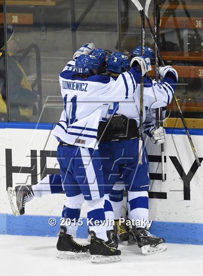Thumbnail 1 in Xavier vs. Darien (CIAC D1 Semiinal) photogallery.
