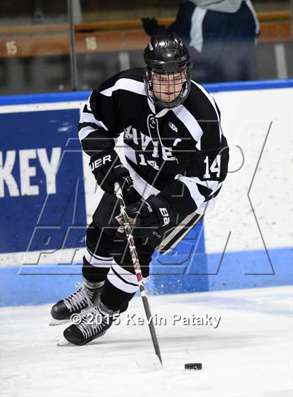 Thumbnail 1 in Xavier vs. Darien (CIAC D1 Semiinal) photogallery.