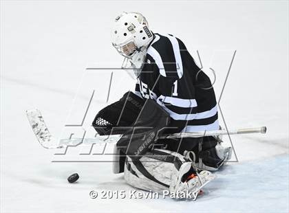 Thumbnail 2 in Xavier vs. Darien (CIAC D1 Semiinal) photogallery.