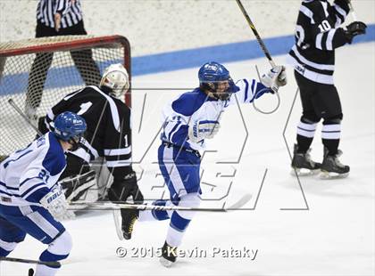 Thumbnail 1 in Xavier vs. Darien (CIAC D1 Semiinal) photogallery.