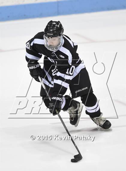Thumbnail 3 in Xavier vs. Darien (CIAC D1 Semiinal) photogallery.