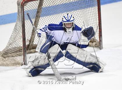 Thumbnail 3 in Xavier vs. Darien (CIAC D1 Semiinal) photogallery.