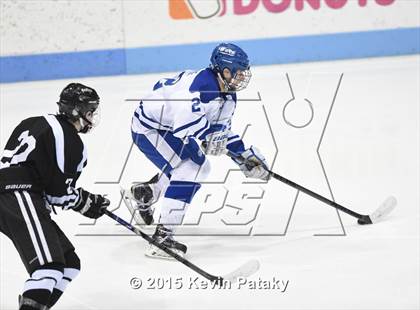 Thumbnail 3 in Xavier vs. Darien (CIAC D1 Semiinal) photogallery.
