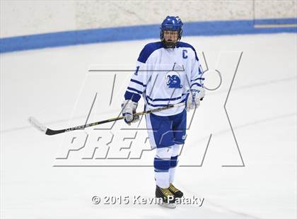 Thumbnail 2 in Xavier vs. Darien (CIAC D1 Semiinal) photogallery.