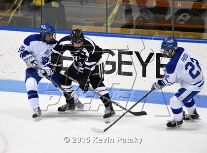 Thumbnail 1 in Xavier vs. Darien (CIAC D1 Semiinal) photogallery.