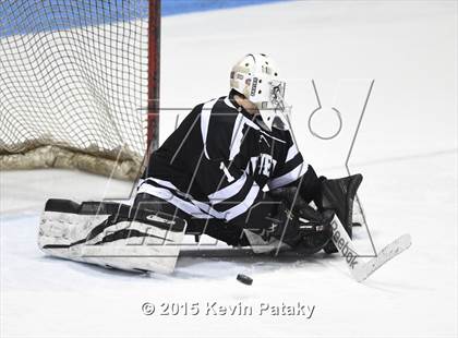 Thumbnail 3 in Xavier vs. Darien (CIAC D1 Semiinal) photogallery.