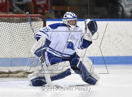 Thumbnail 3 in Xavier vs. Darien (CIAC D1 Semiinal) photogallery.