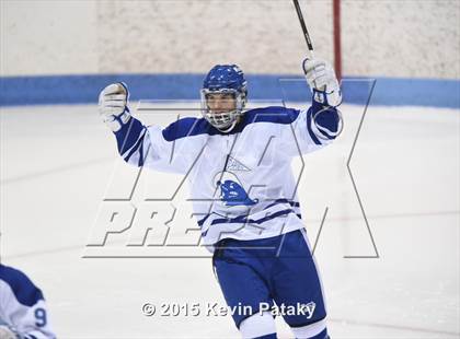Thumbnail 2 in Xavier vs. Darien (CIAC D1 Semiinal) photogallery.
