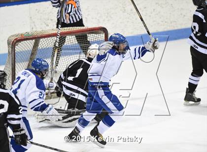 Thumbnail 3 in Xavier vs. Darien (CIAC D1 Semiinal) photogallery.