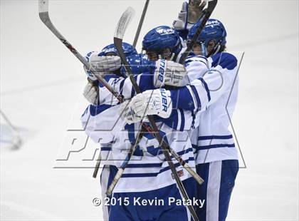 Thumbnail 1 in Xavier vs. Darien (CIAC D1 Semiinal) photogallery.