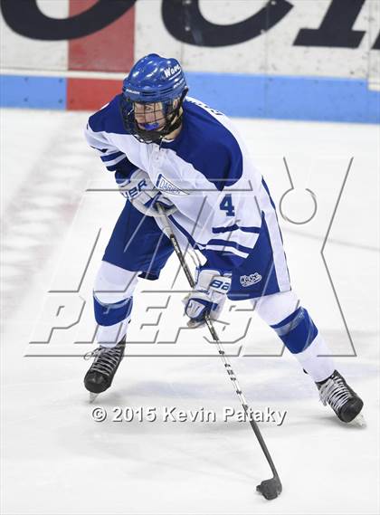 Thumbnail 3 in Xavier vs. Darien (CIAC D1 Semiinal) photogallery.