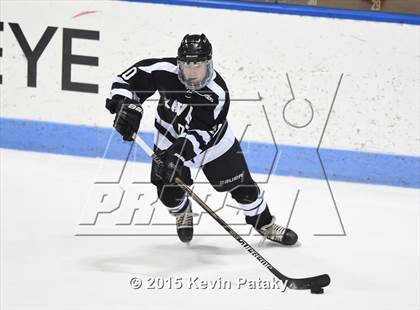 Thumbnail 3 in Xavier vs. Darien (CIAC D1 Semiinal) photogallery.