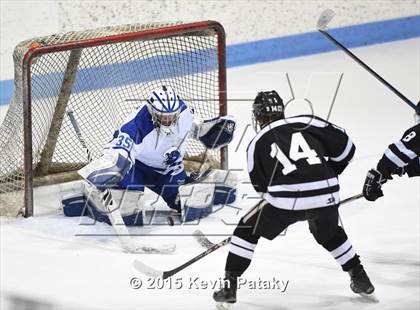 Thumbnail 3 in Xavier vs. Darien (CIAC D1 Semiinal) photogallery.