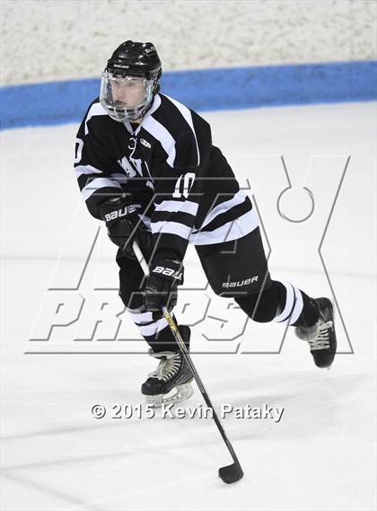 Thumbnail 2 in Xavier vs. Darien (CIAC D1 Semiinal) photogallery.
