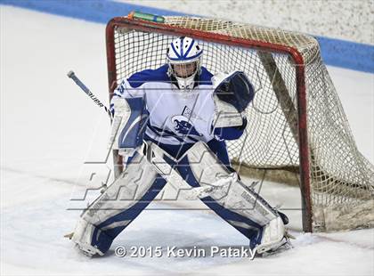 Thumbnail 3 in Xavier vs. Darien (CIAC D1 Semiinal) photogallery.