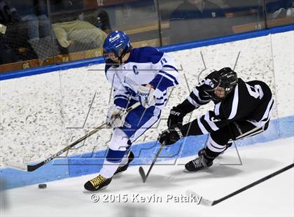Thumbnail 3 in Xavier vs. Darien (CIAC D1 Semiinal) photogallery.