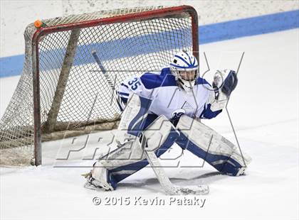Thumbnail 2 in Xavier vs. Darien (CIAC D1 Semiinal) photogallery.