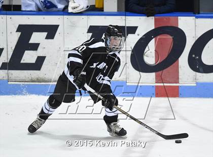 Thumbnail 2 in Xavier vs. Darien (CIAC D1 Semiinal) photogallery.