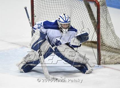 Thumbnail 2 in Xavier vs. Darien (CIAC D1 Semiinal) photogallery.