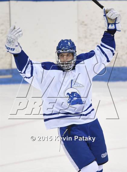 Thumbnail 3 in Xavier vs. Darien (CIAC D1 Semiinal) photogallery.